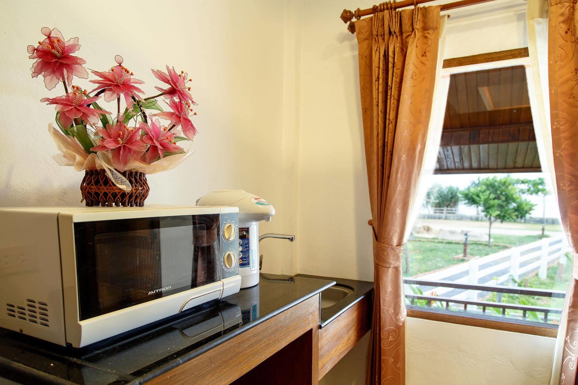 Baan Rabieng Resort Koh Lanta Exterior photo