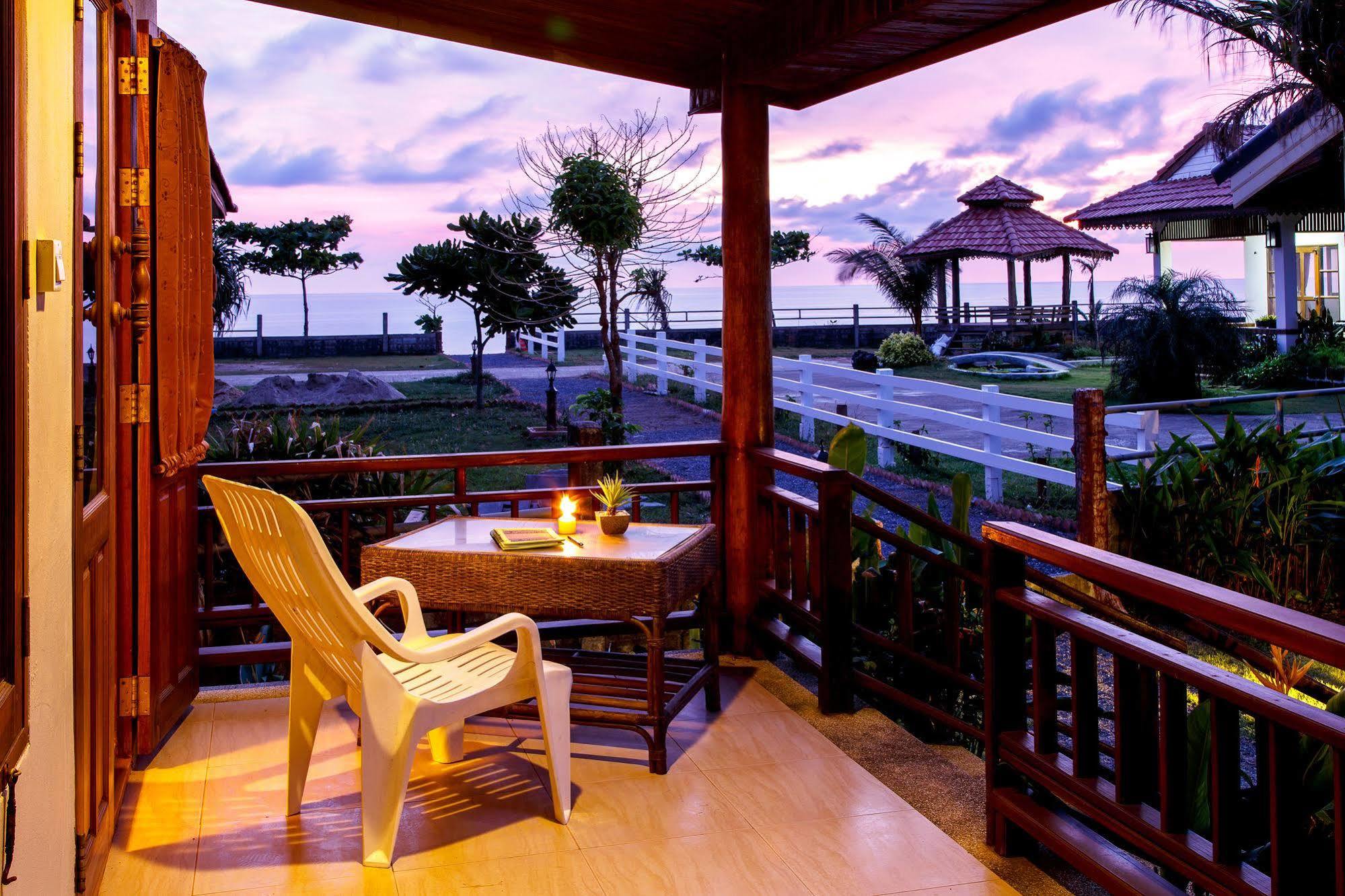 Baan Rabieng Resort Koh Lanta Exterior photo